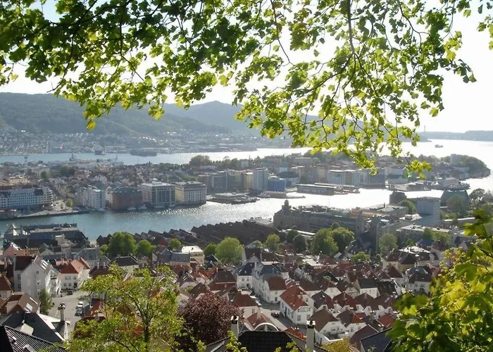 Апартаменты New! Modern City Apt: Central W/ Private Entrence Берген